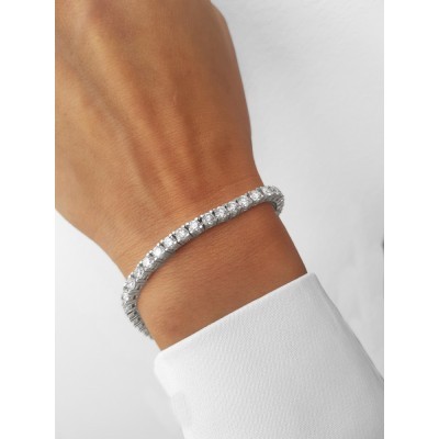 Elegance and delicacy with diamond tennis bracelets