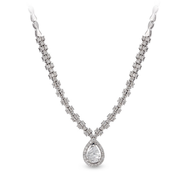 Necklace with 0.50 ct center diamond and 0.90 ct side diamonds