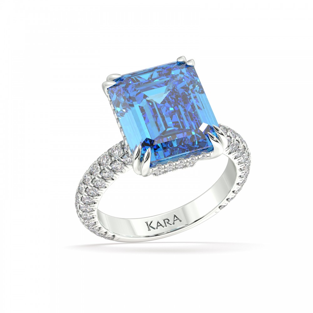 Ring with 4.85 ct central Blue Topaz and 0.94 ct diamonds