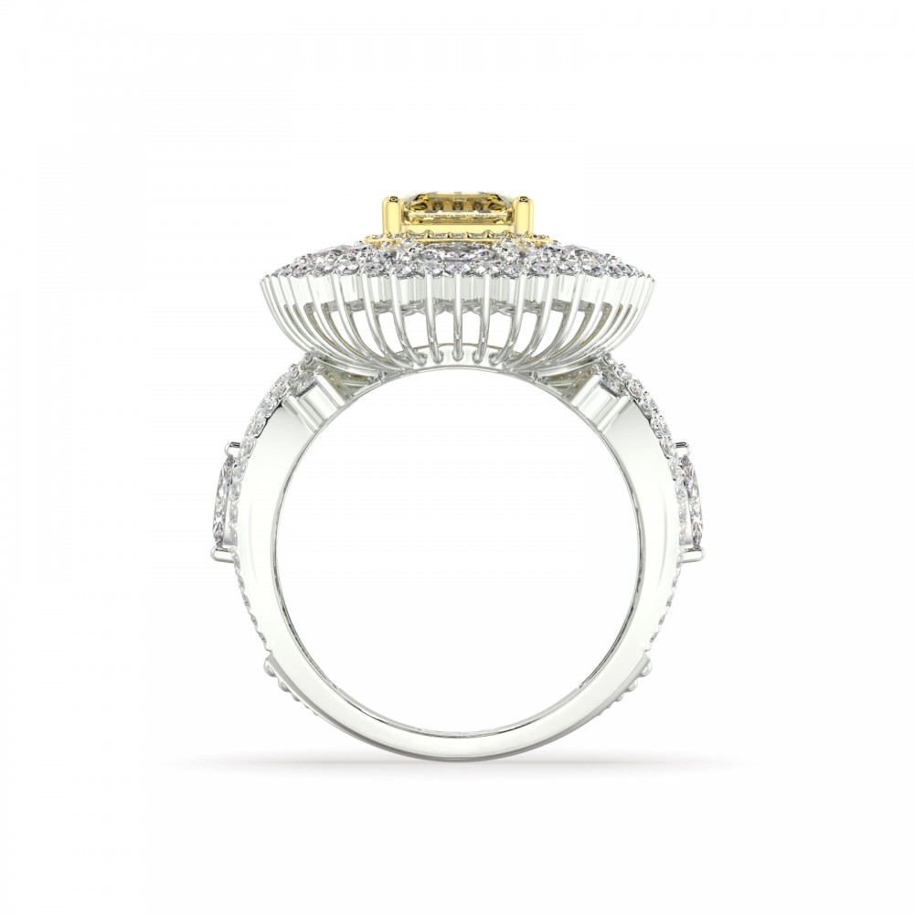 Ring with 1.52 ct Fancy Diamond and 1.52 ct Mix Diamonds