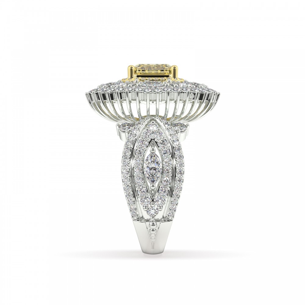 Ring with 1.52 ct Fancy Diamond and 1.52 ct Mix Diamonds