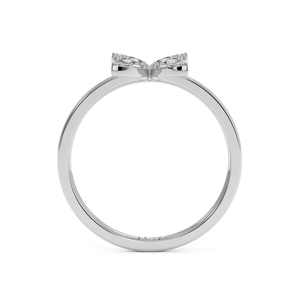 Ring with 0.09 ct Baget Diamonds and 0.04 ct round diamonds