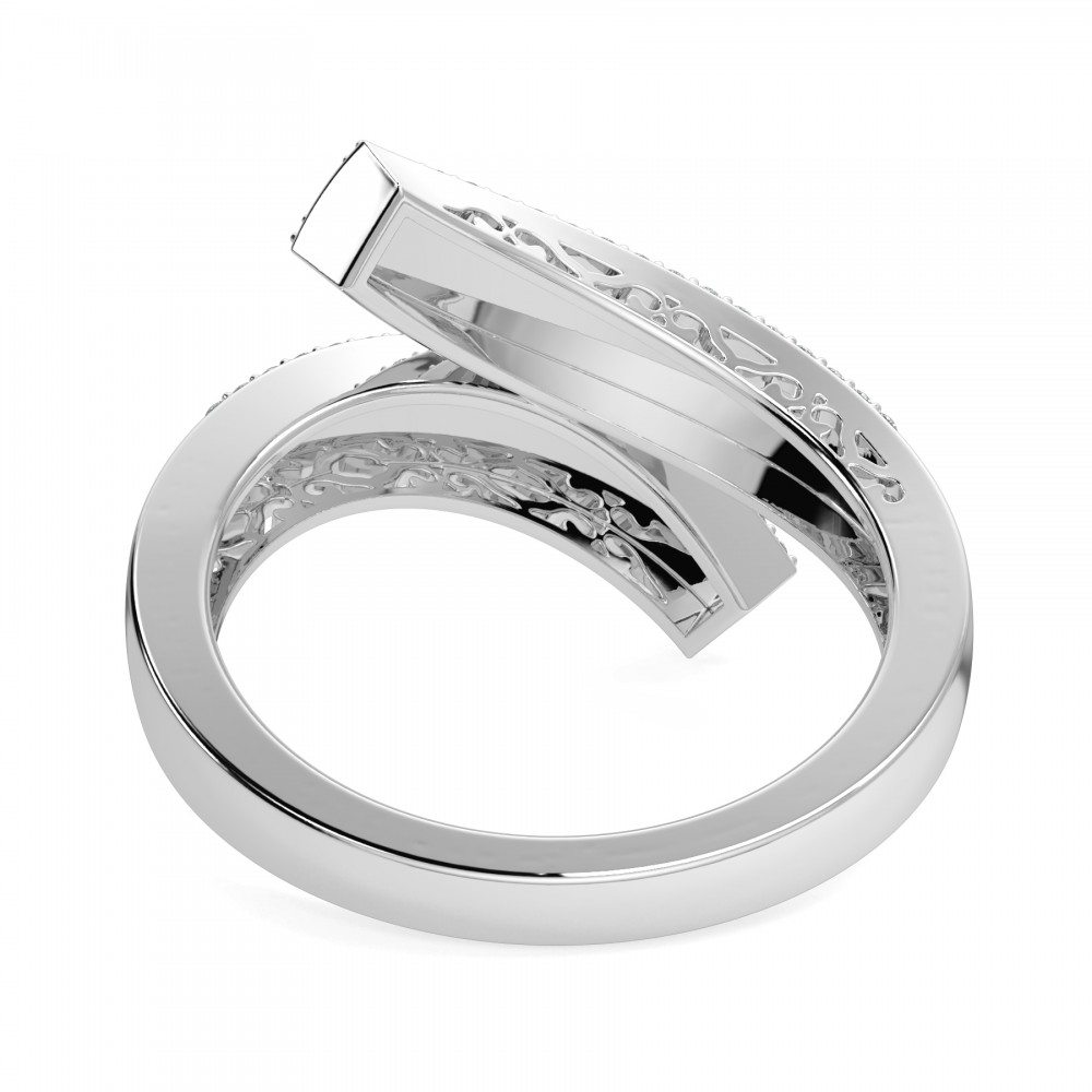 Ring with 0.56 ct Baget Diamonds and 0.21 ct round diamonds