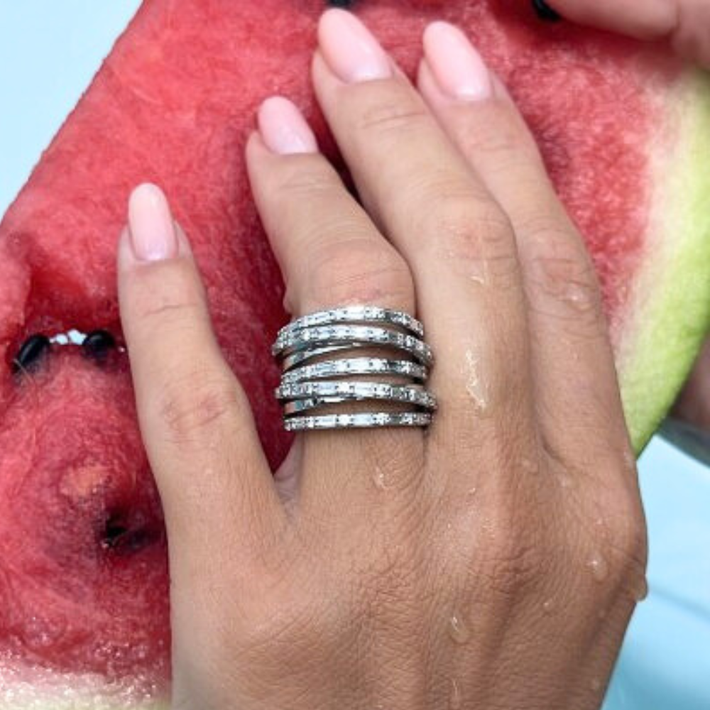 Ring with 0.85 ct Baget Diamonds and 0.54 ct round diamonds