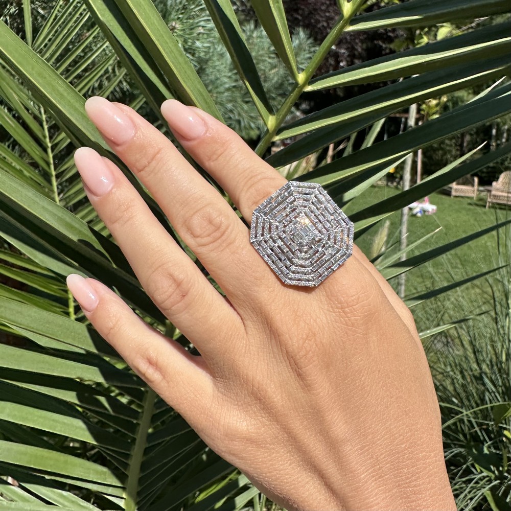 Ring with 1.54 ct Baget Diamonds and 0.72 ct round diamonds