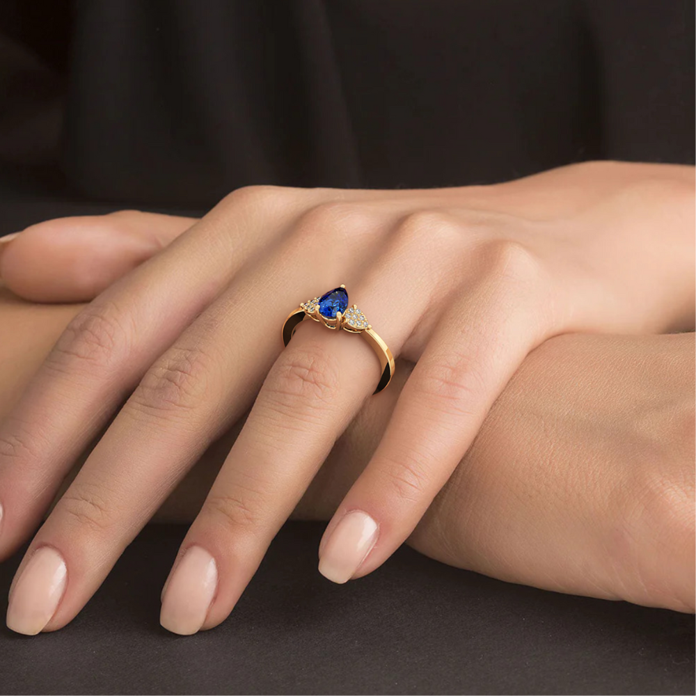 Ring with Diamonds of 0.08 ct and Sapphire of 0.65 ct