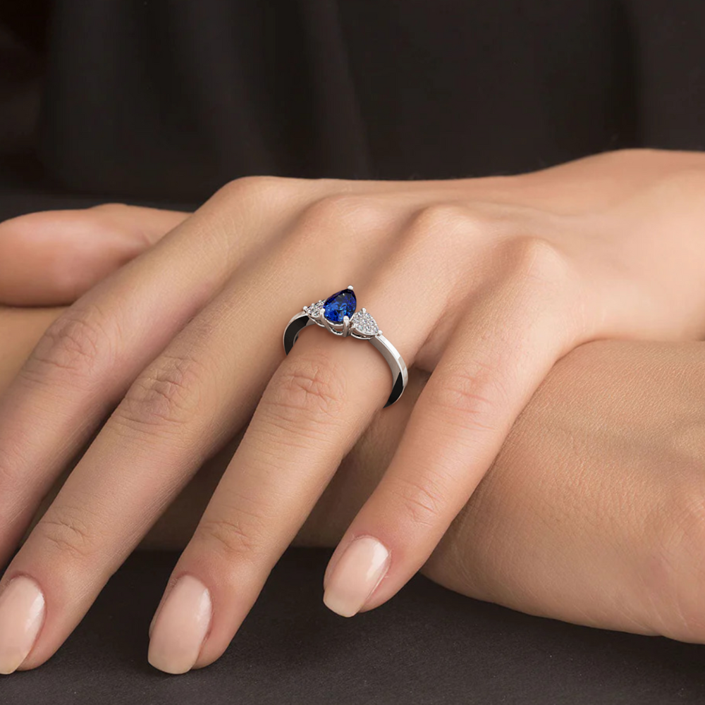 Ring with Diamonds of 0.08 ct and Sapphire of 0.65 ct