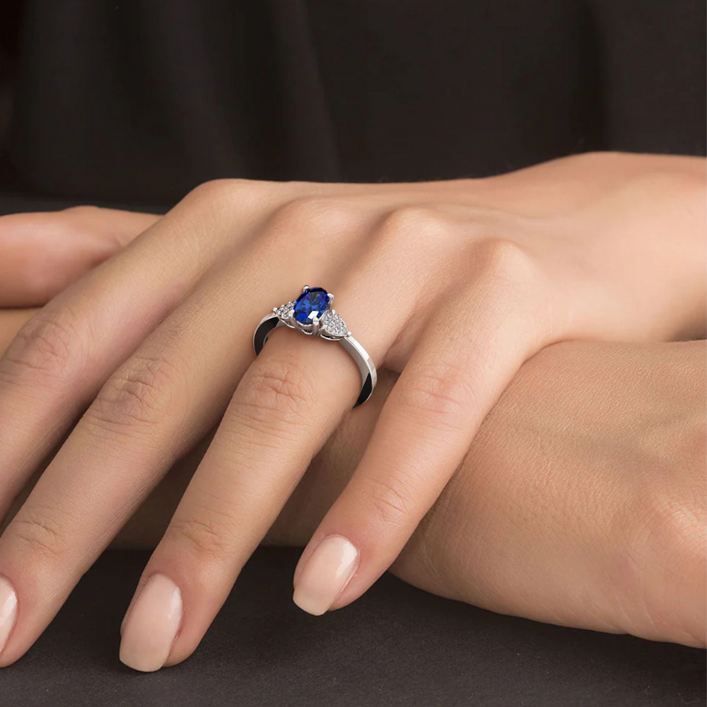Ring with Diamonds of 0.08 ct and Sapphire of 0.70 ct