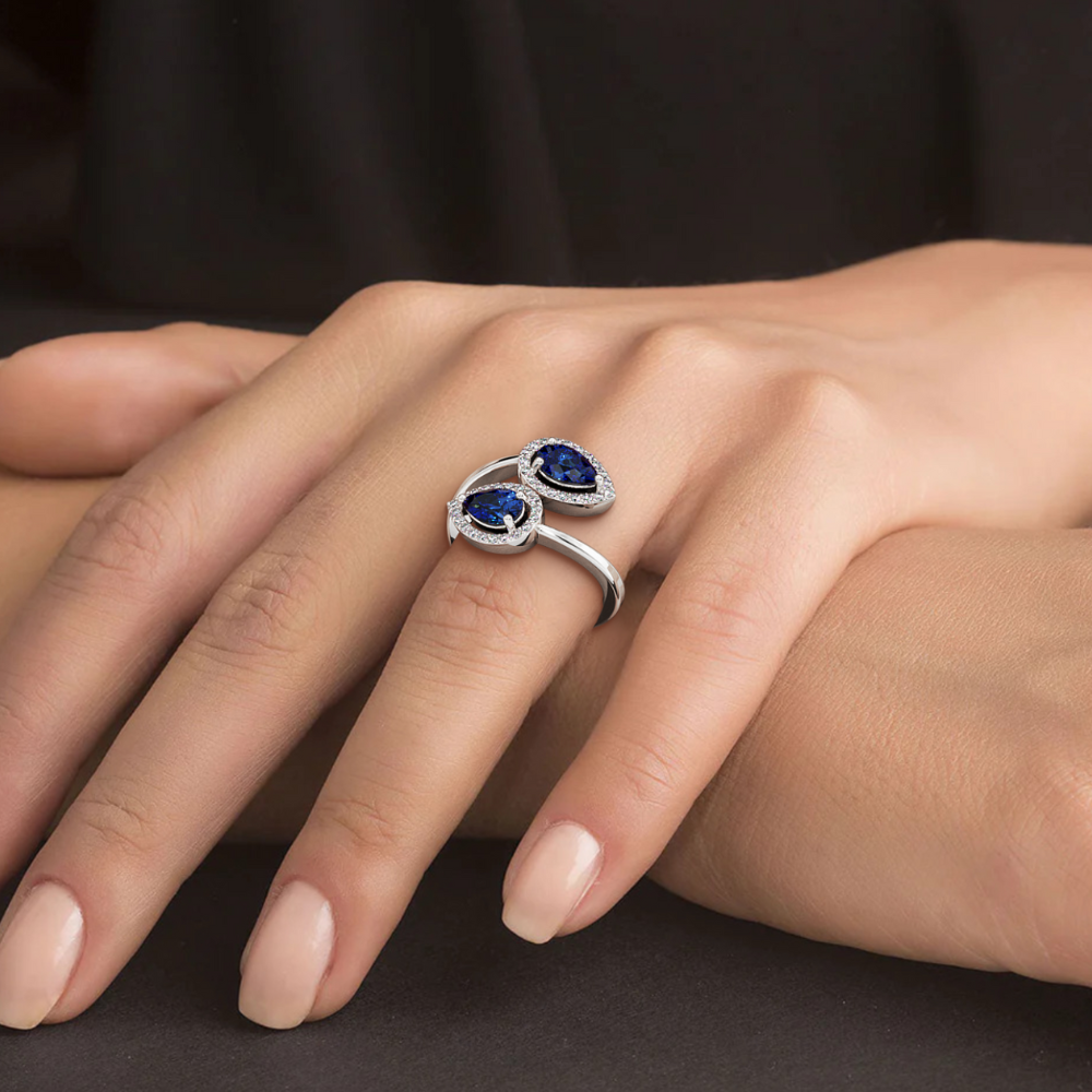 Ring with Diamonds of 0.20 ct and Sapphire of 1.04 ct