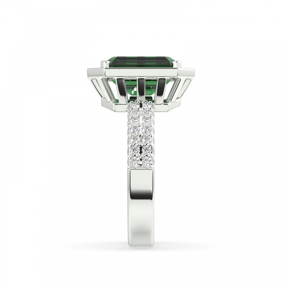 Ring with Diamonds of 0.76 ct and Emerald of 3.84 ct