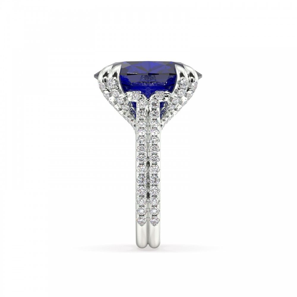 Ring with 0.86 ct. diamonds and 11.22 ct. Blue Quartz