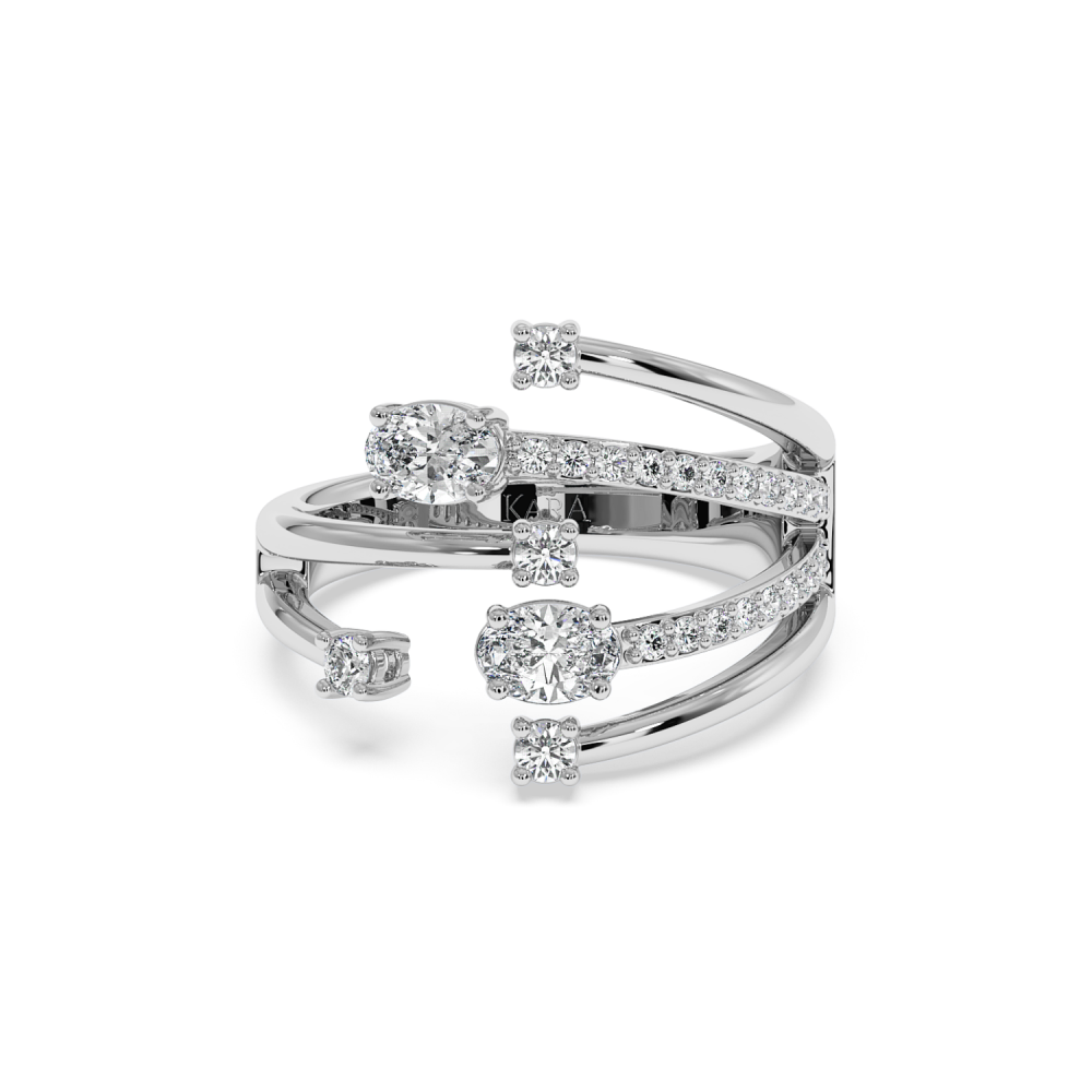 Ring with oval diamonds of 0.48 ct and round diamonds of 0.37 ct