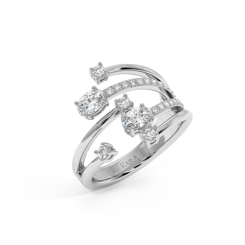 Ring with oval diamonds of 0.48 ct and round diamonds of 0.37 ct