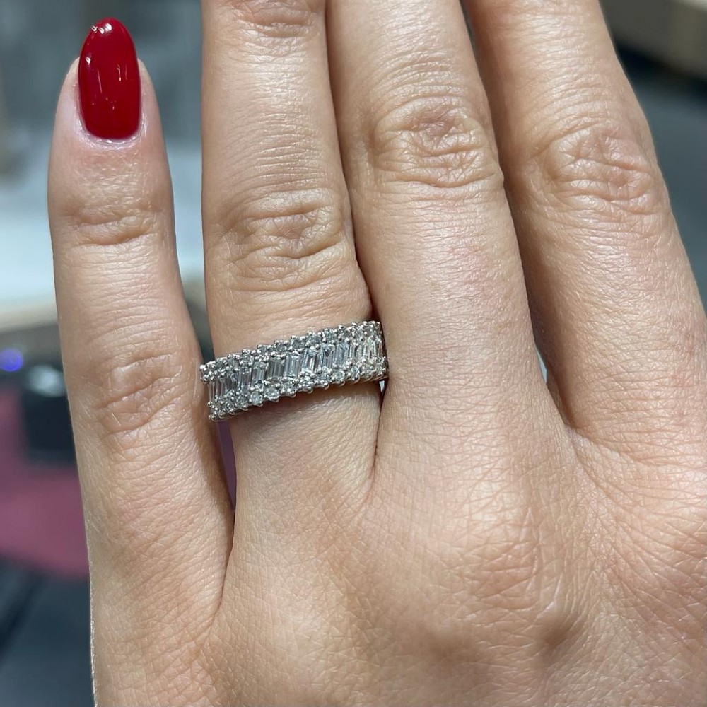 Ring with Baget diamonds of 0.52 ct and round diamonds of 0.34 ct