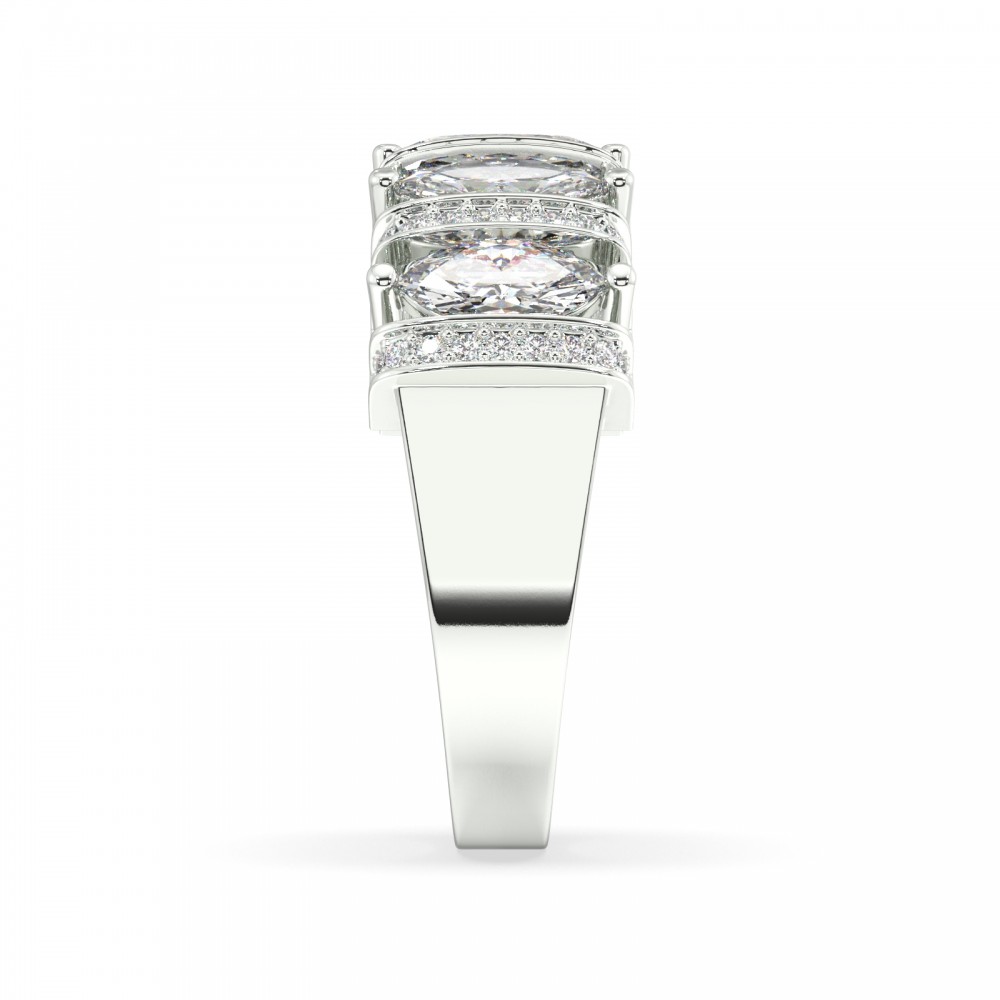Ring with 1.21 ct Marquise diamonds and 0.23 ct round diamonds