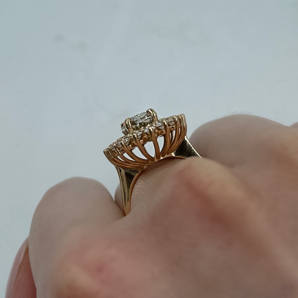 3.54 ct Fancy diamond ring with 1.44 ct round diamonds