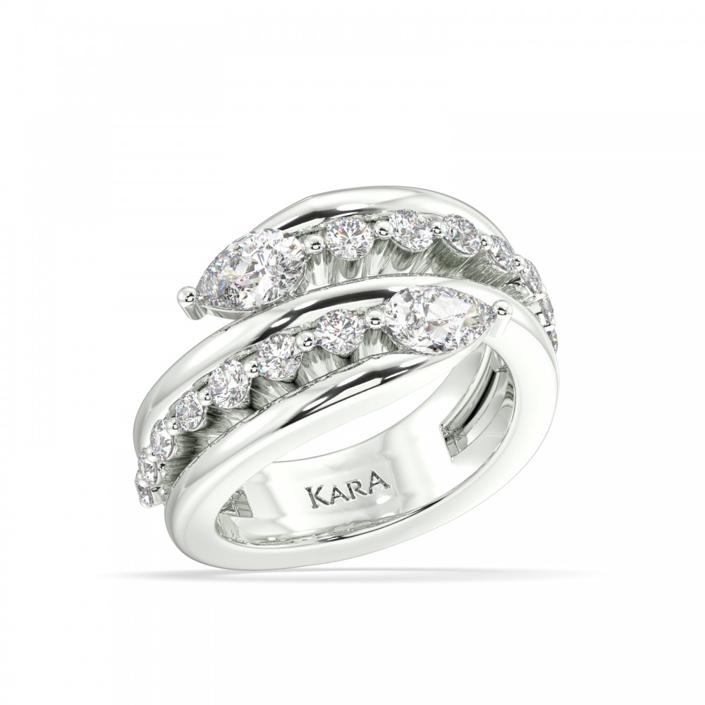 Ring with 0.86 ct Pear diamonds and 0.61 ct round diamonds