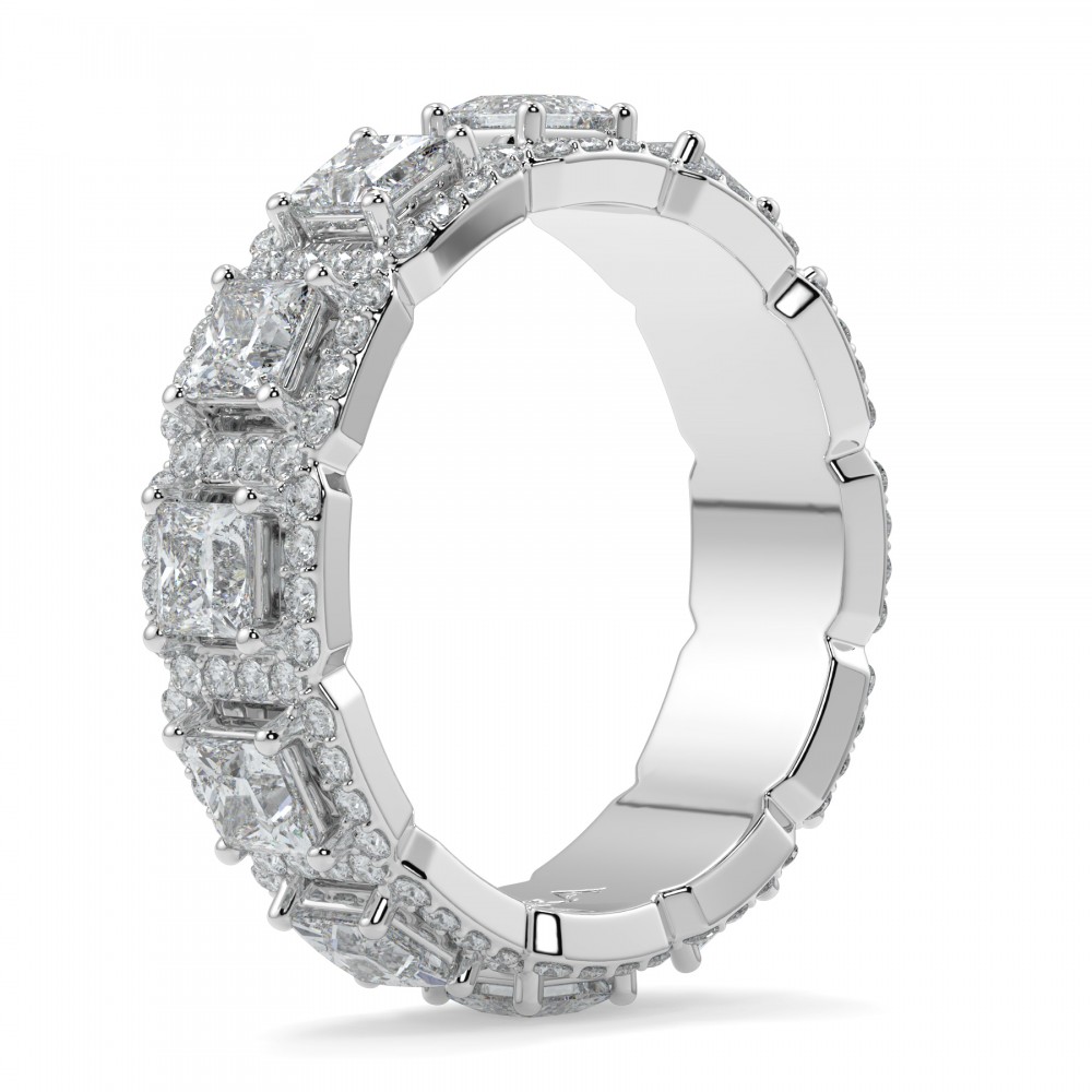 Ring with 1.45 ct princess cut diamonds and 0.78 ct round diamonds