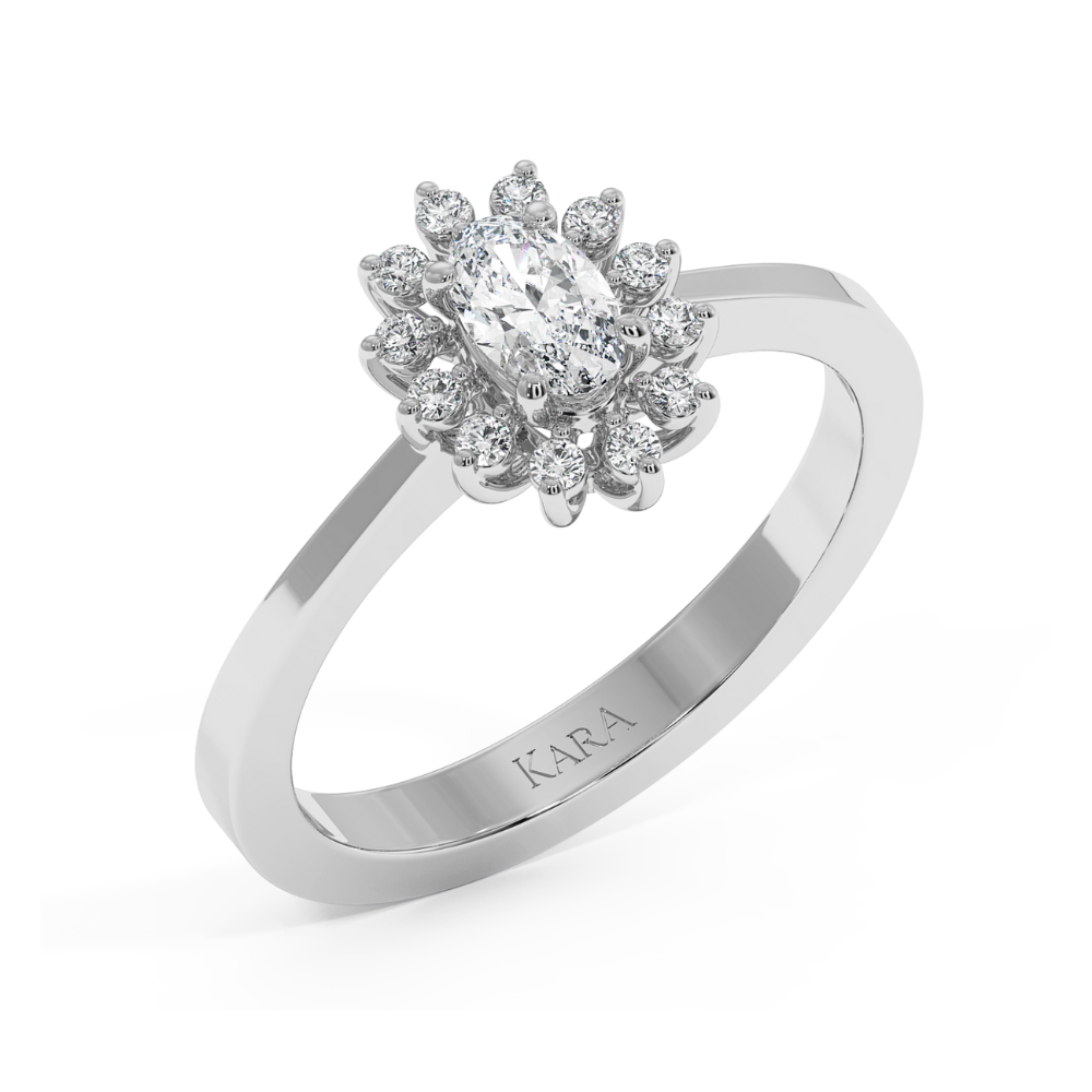 Ring with 0.22 ct Round Diamonds and 0.29 ct Oval Diamond