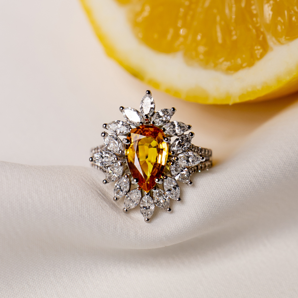 Ring with 2.41 ct yellow sapphire and 1.62 ct diamonds