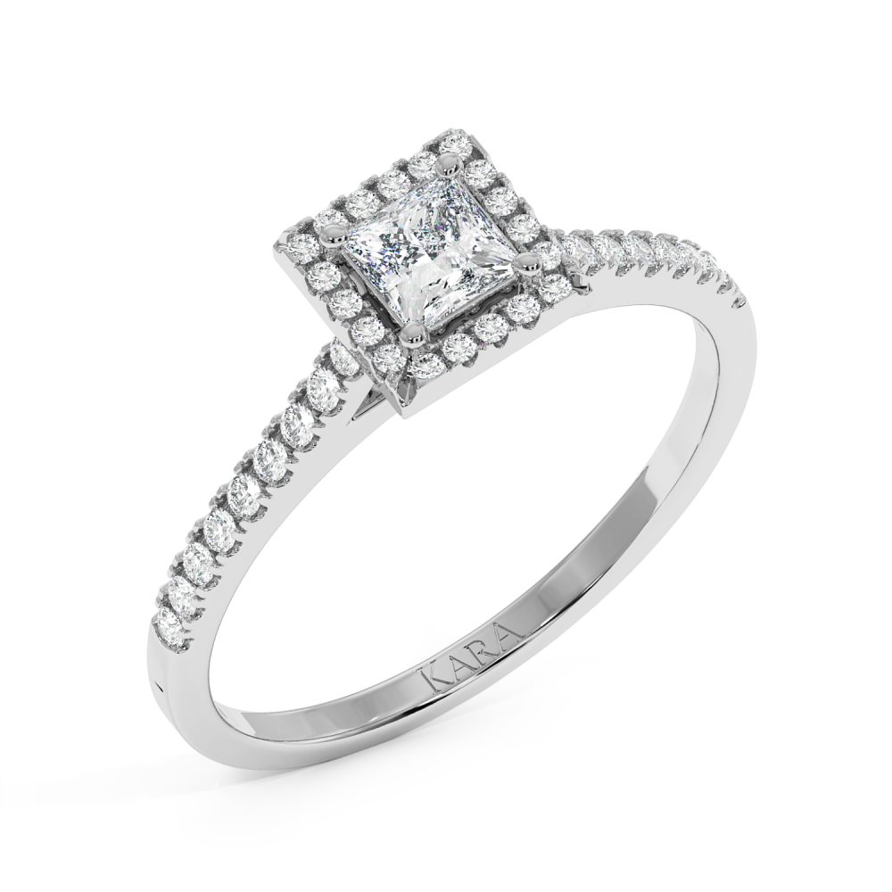 Engagement ring with central diamond of 0.22 ct and side diamonds of 0.27 ct