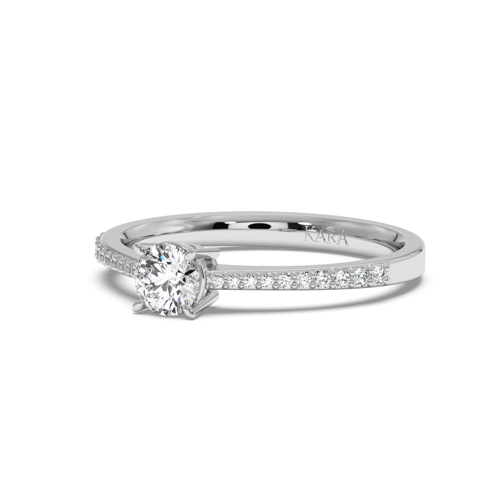 Engagement ring with central diamond of 0.30 ct and side diamonds of 0.09 ct
