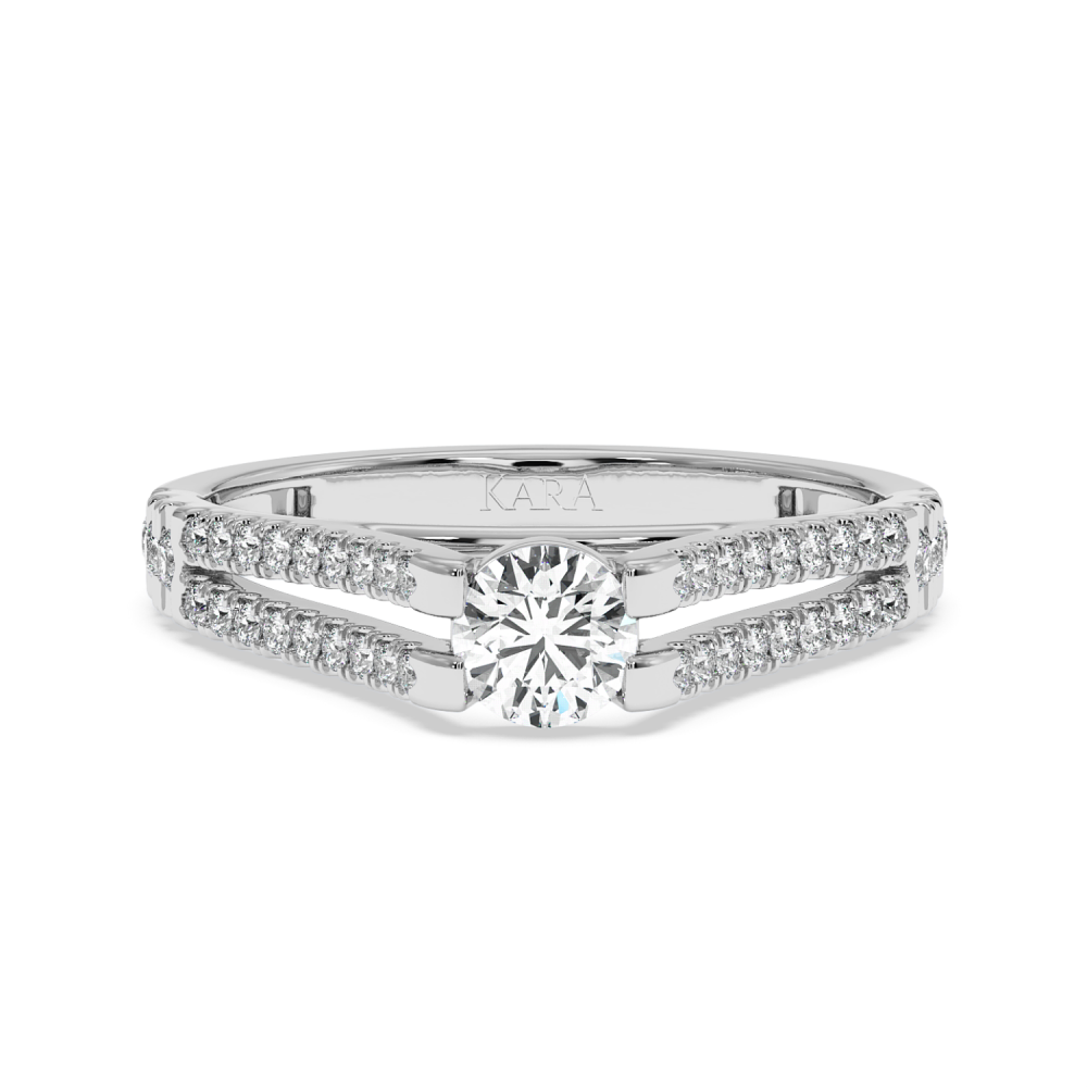 Engagement ring with central diamond of 0.29 ct and side diamonds of 0.27 ct
