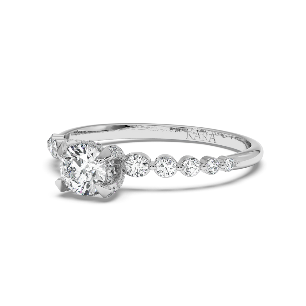 Engagement ring with central diamond of 0.30 ct and side diamonds of 0.23 ct