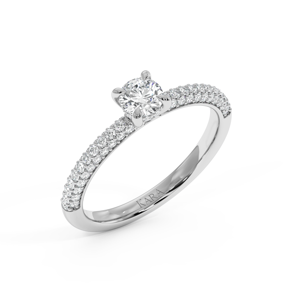Engagement ring with central diamond of 0.36 ct and side diamonds of 0.41 ct