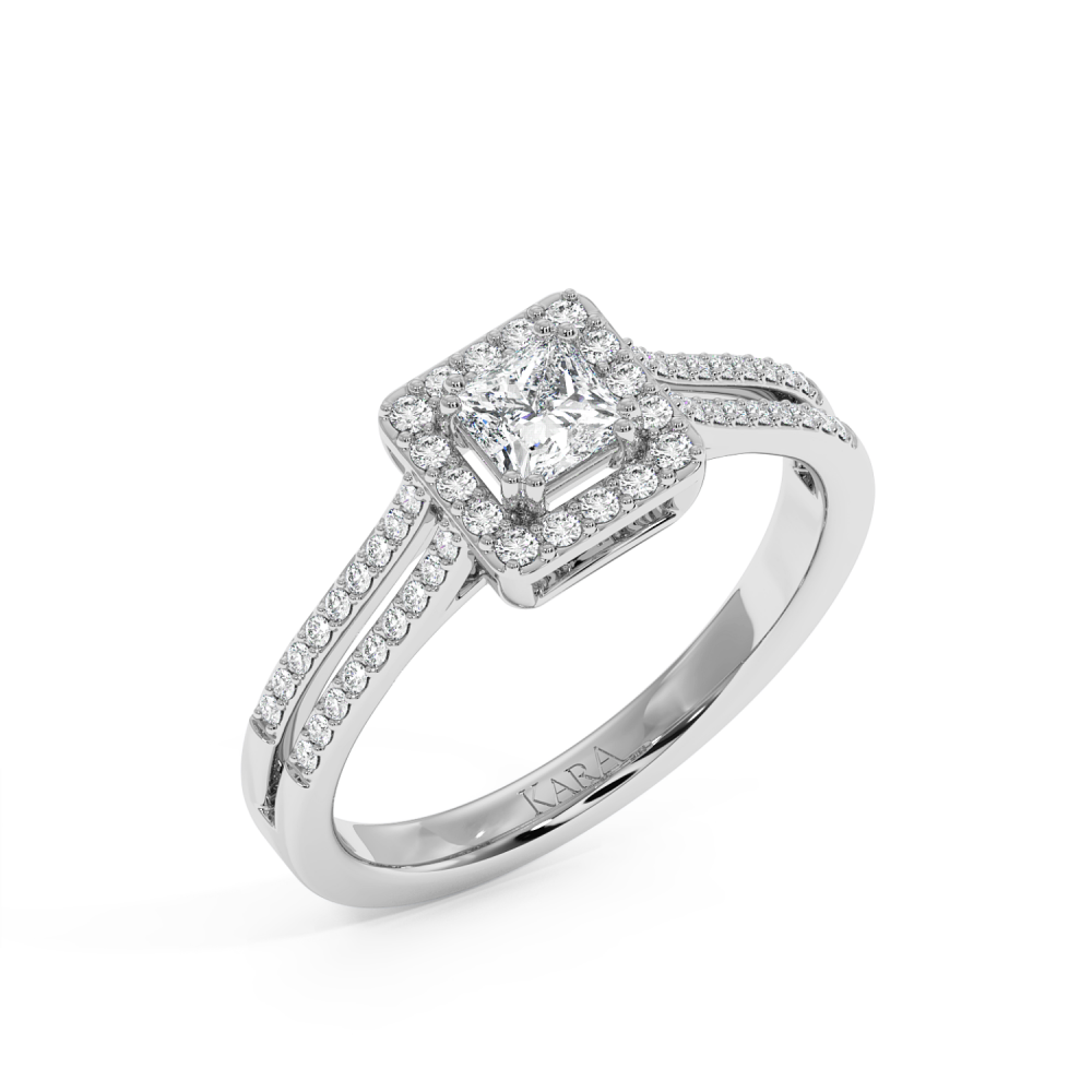 Engagement ring with central diamond of 0.38 ct and side diamonds of 0.26 ct