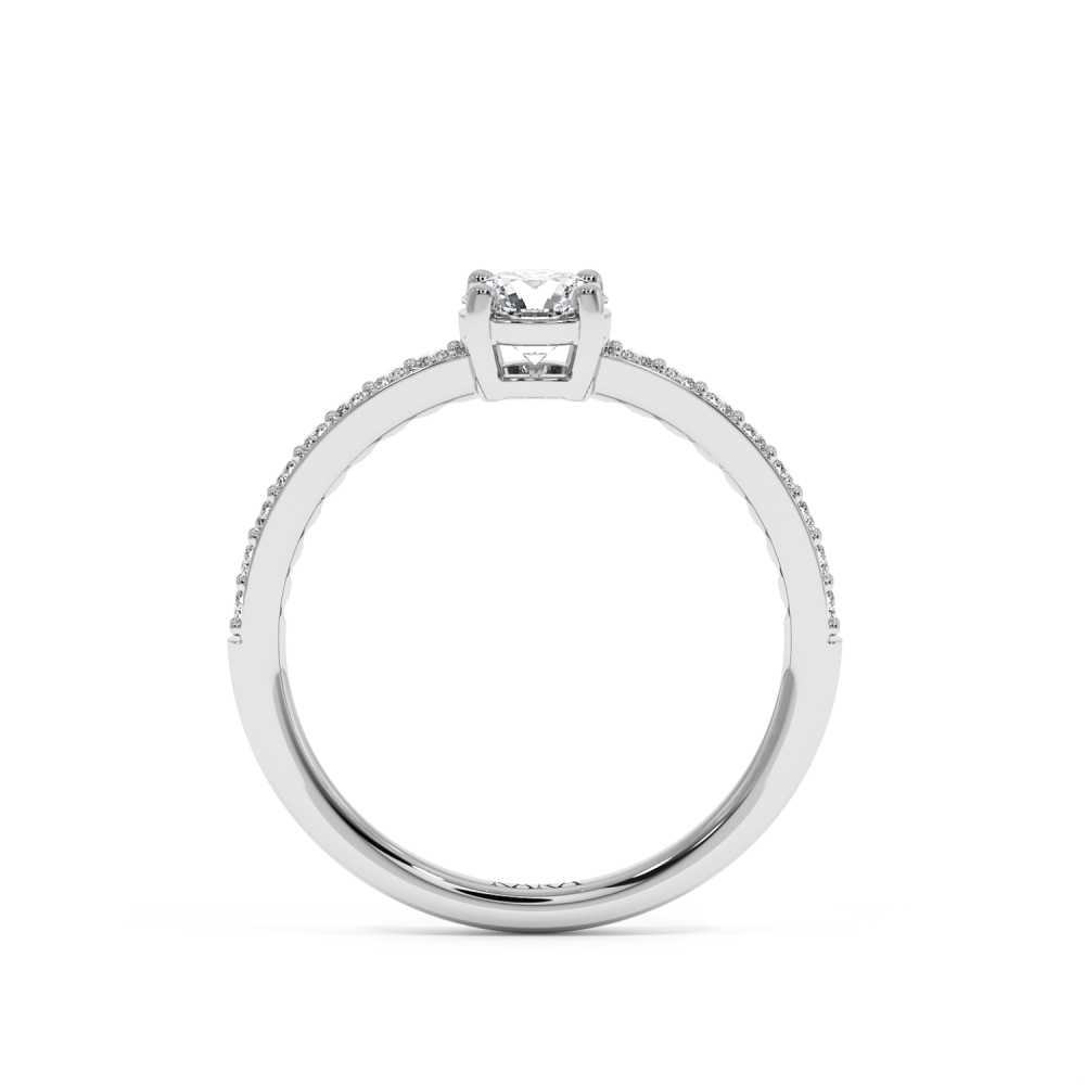 Engagement ring with central diamond of 0.47 ct and side diamonds of 0.21 ct