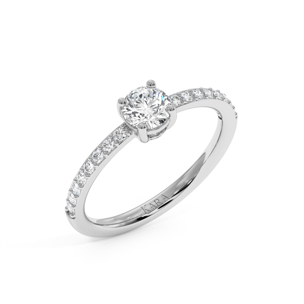 Engagement ring with central diamond of 0.47 ct and side diamonds of 0.21 ct