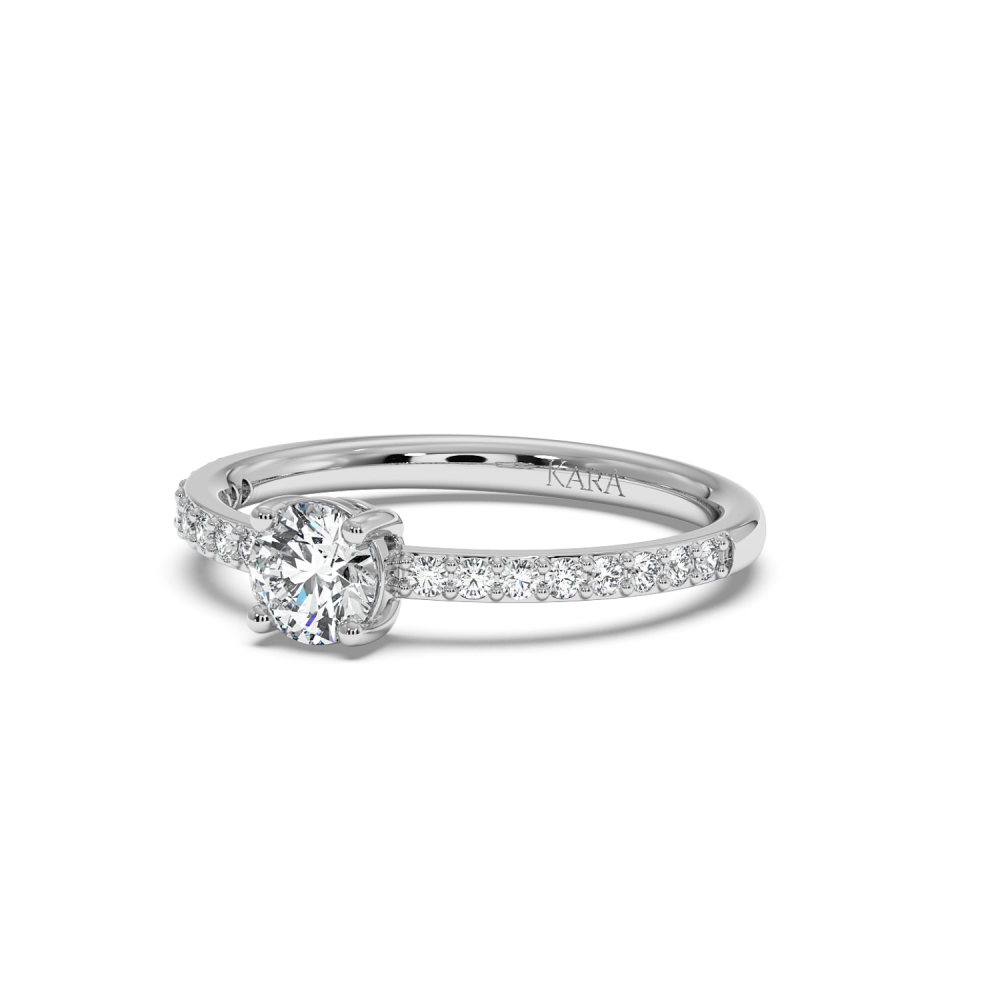 Engagement ring with central diamond of 0.47 ct and side diamonds of 0.21 ct