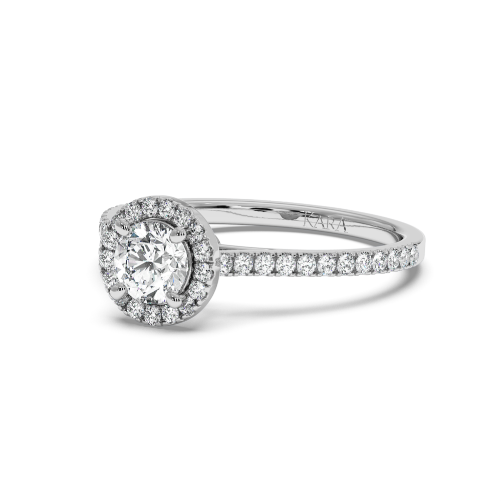 Engagement ring with central diamond of 0.50 ct and side diamonds of 0.22 ct