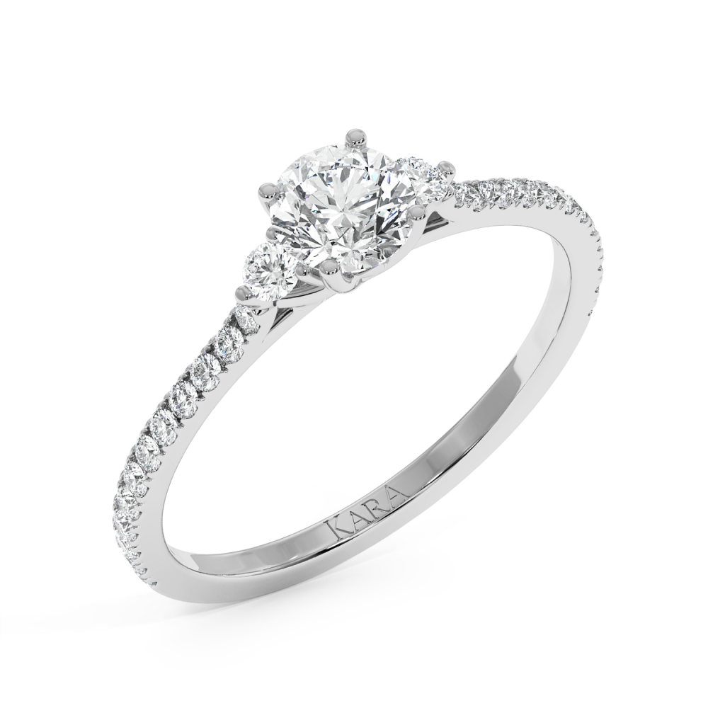 Engagement ring with central diamond of 0.50 ct and side diamonds of 0.23 ct