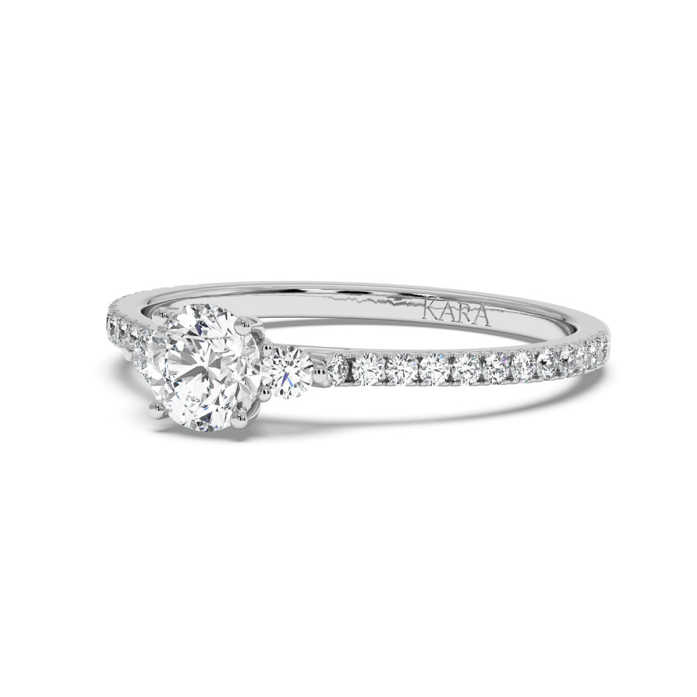 Engagement ring with central diamond of 0.50 ct and side diamonds of 0.23 ct
