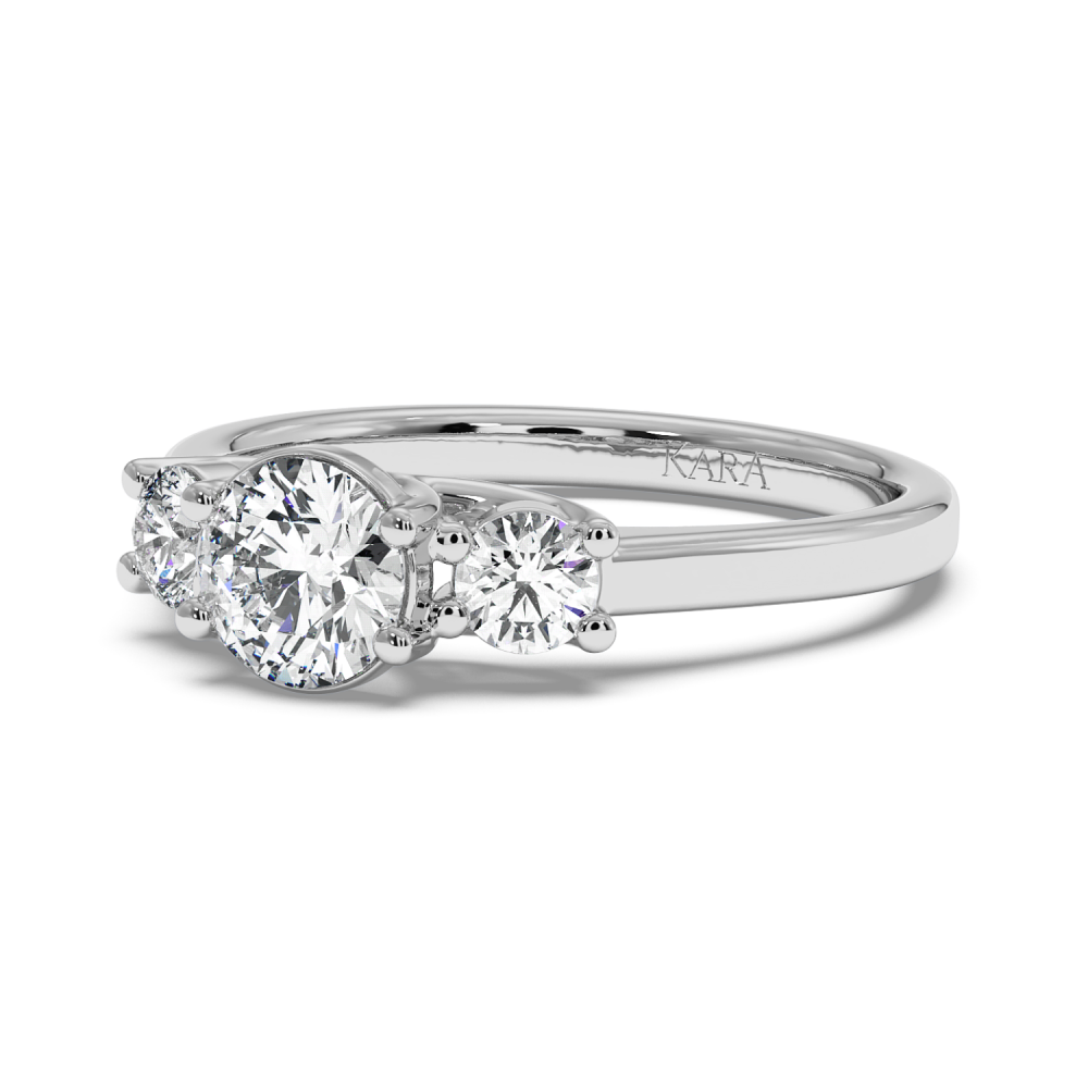 Engagement ring with central diamond of 0.70 ct and side diamonds of 0.27 ct