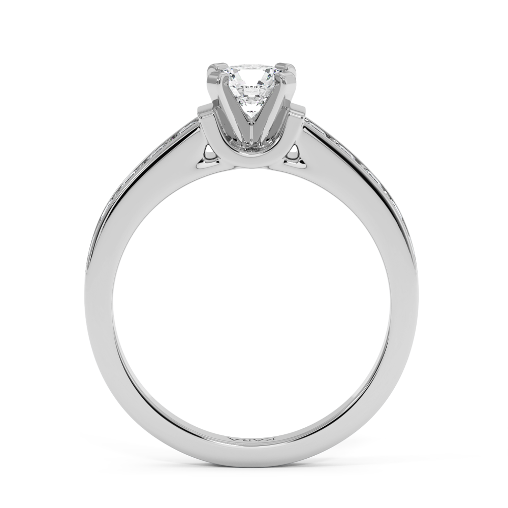 Engagement ring with central diamond of 0.53 ct and side diamonds of 0.55 ct