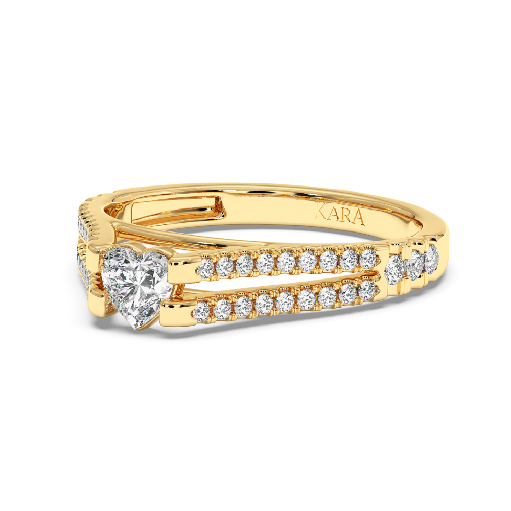 Engagement ring with Heart diamond of 0.29 ct and side diamonds of 0.27 ct