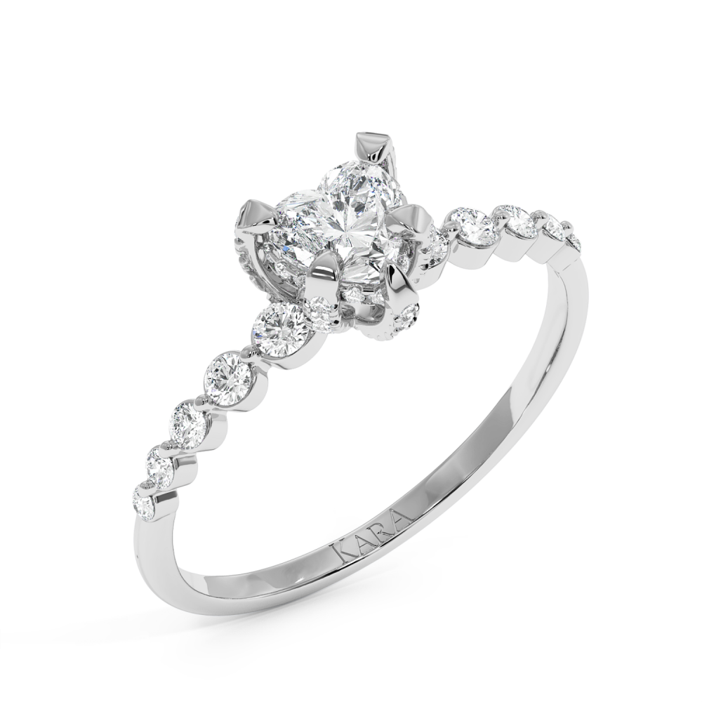 Engagement ring with Heart diamond of 0.30 ct and side diamonds of 0.27 ct