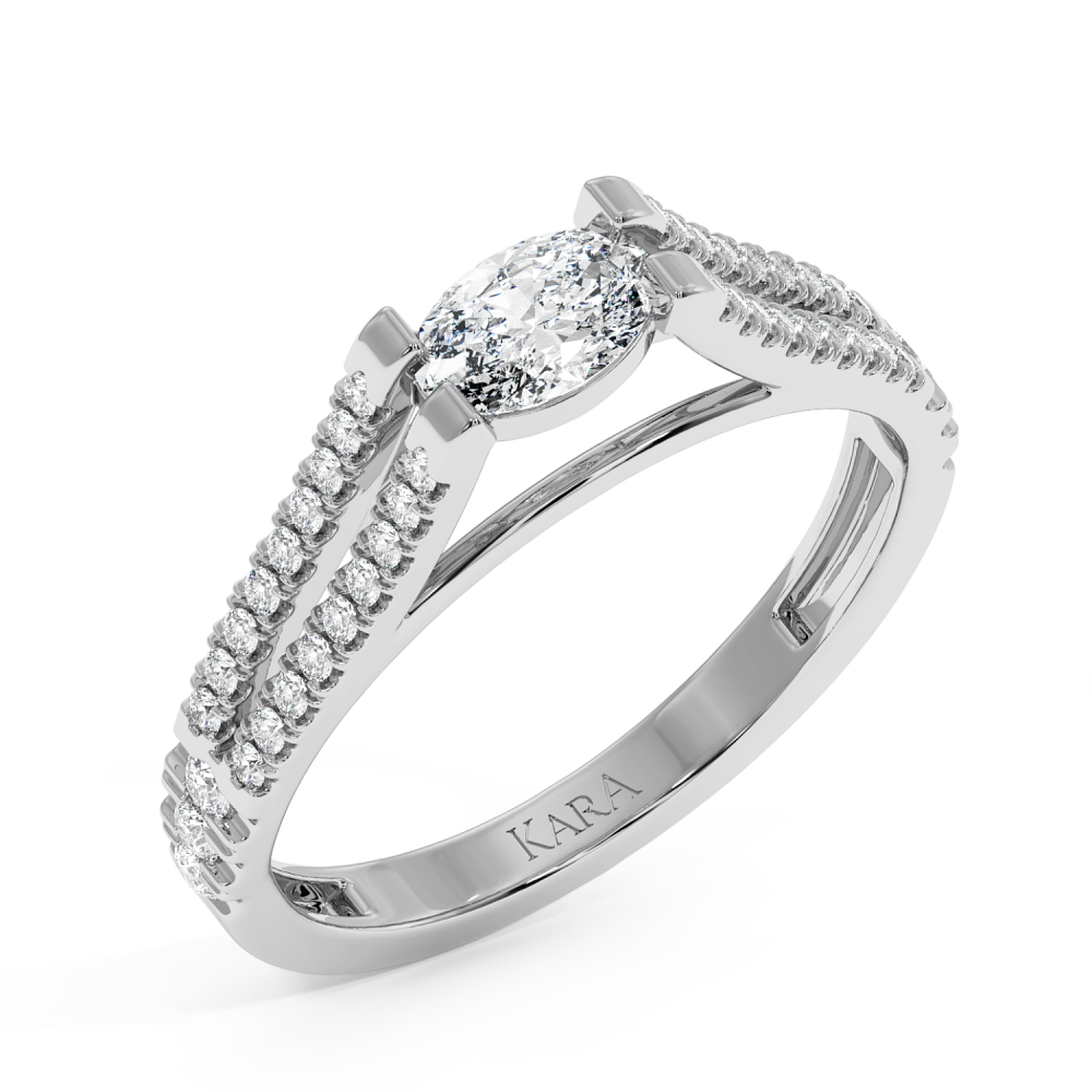Engagement ring with 0.30 ct Oval diamond and 0.18 ct side diamonds