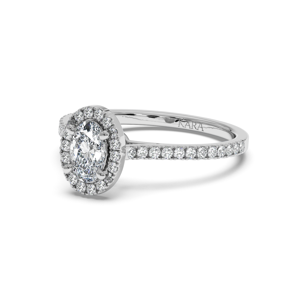 Engagement ring with 0.30 ct Oval diamond and 0.23 ct side diamonds