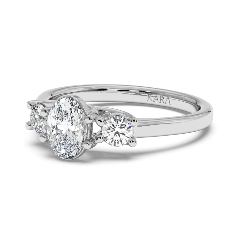 Engagement ring with 0.70 ct Oval diamond and 0.27 ct side diamonds