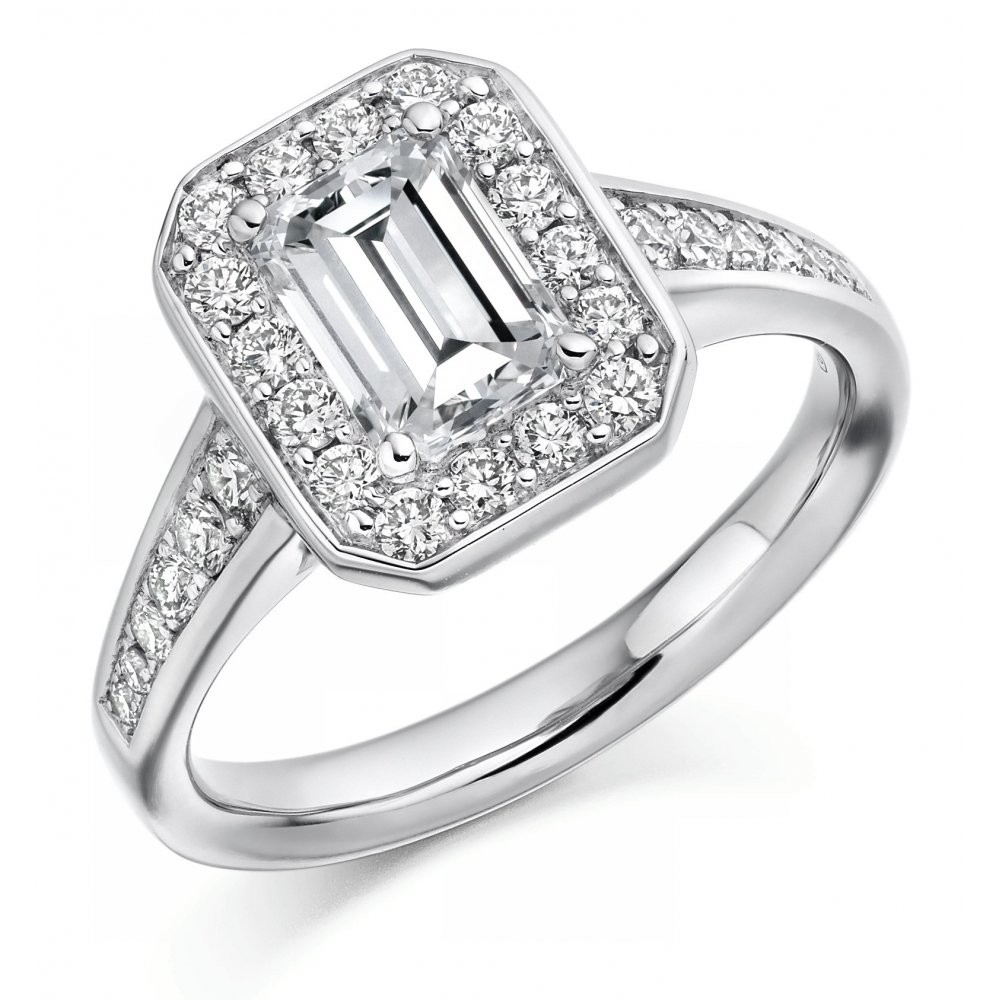 Engagement ring with central diamond of 1.00 ct and side diamonds of 0.30 ct