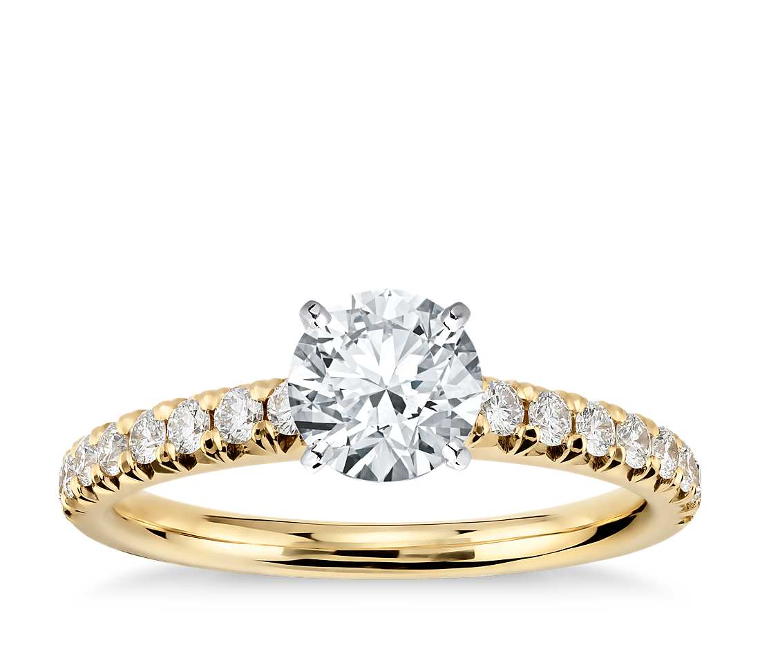 Engagement ring with central diamond of 0.90 ct and side diamonds of 0.30 ct