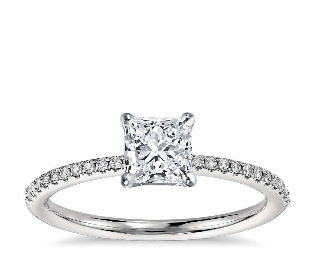 Engagement ring with central diamond of 0.90 ct and side diamonds of 0.30 ct