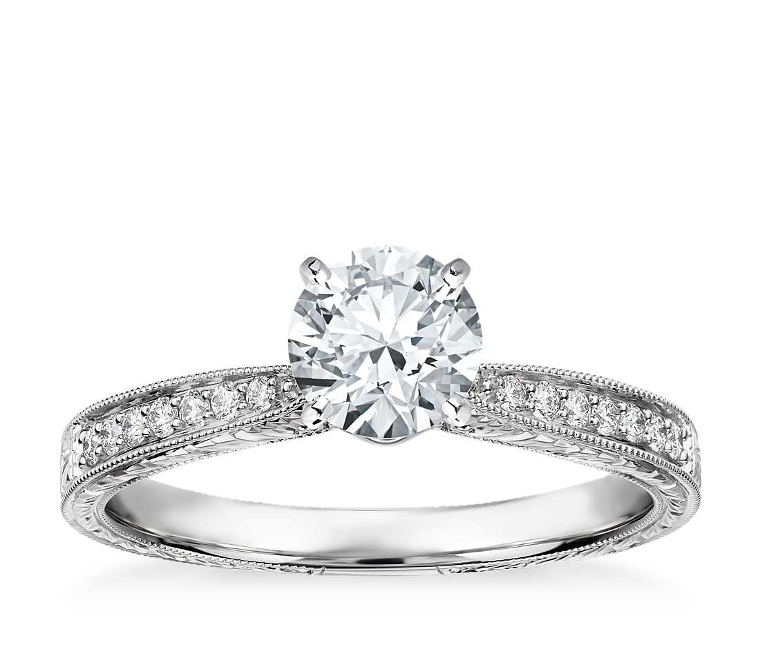 Engagement ring with central diamond of 0.70 ct and side diamonds of 0.40 ct