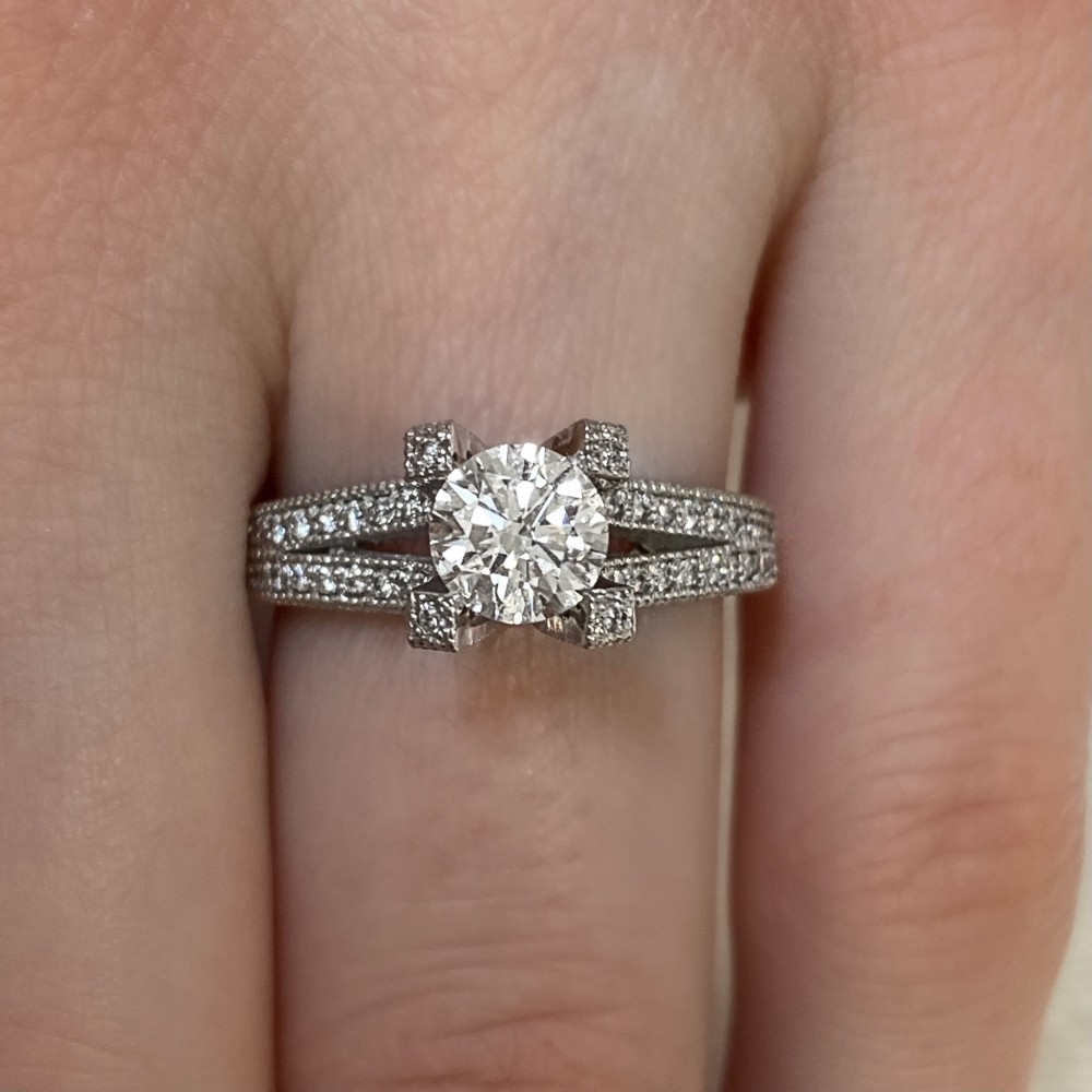 Engagement ring with central diamond of 0.70 ct and side diamonds of 0.57 ct