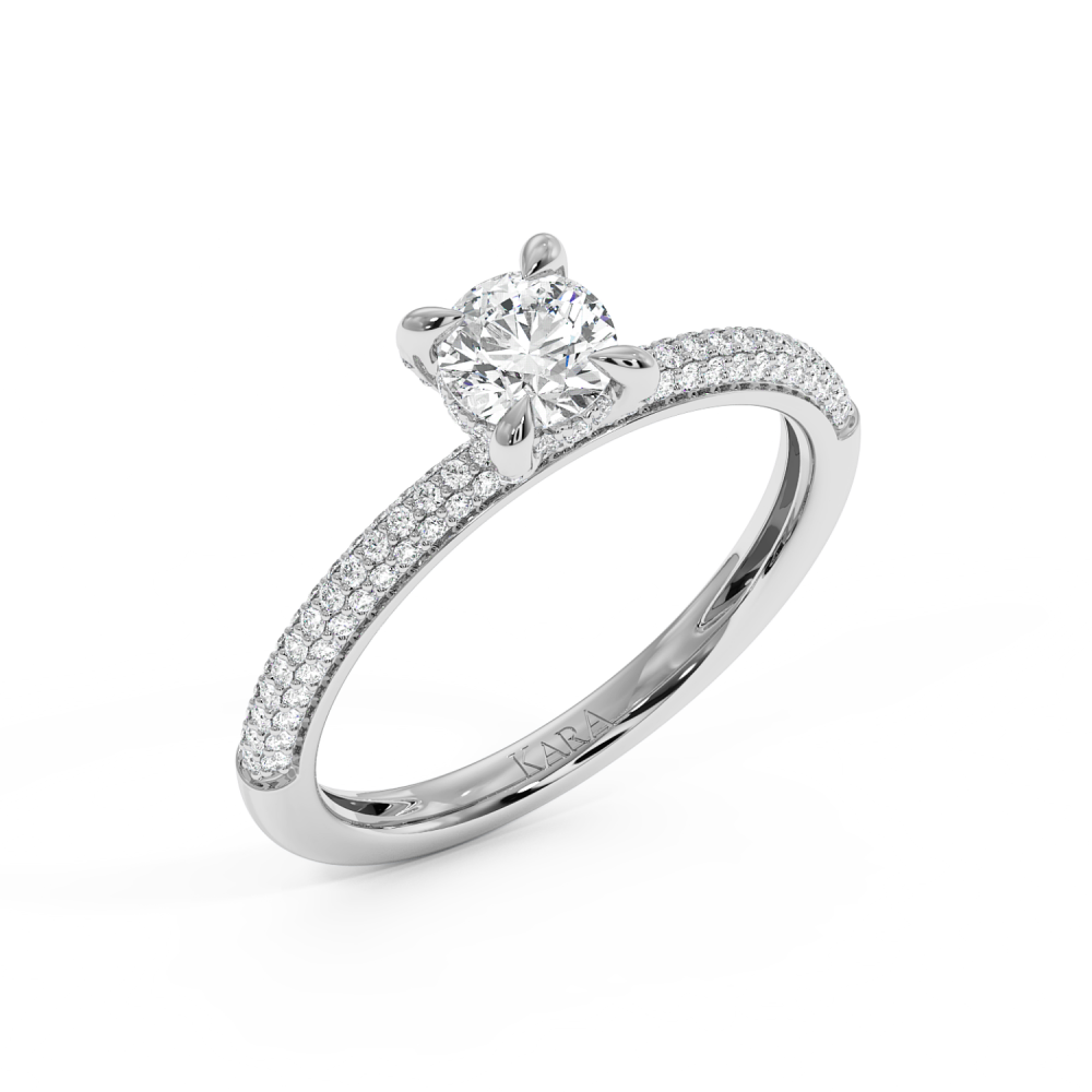 Engagement ring with a central diamond of 0.47 ct and side diamonds of 0.32 ct