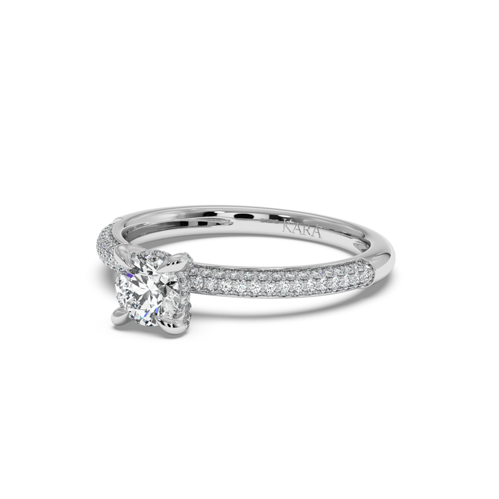 Engagement ring with a central diamond of 0.47 ct and side diamonds of 0.32 ct
